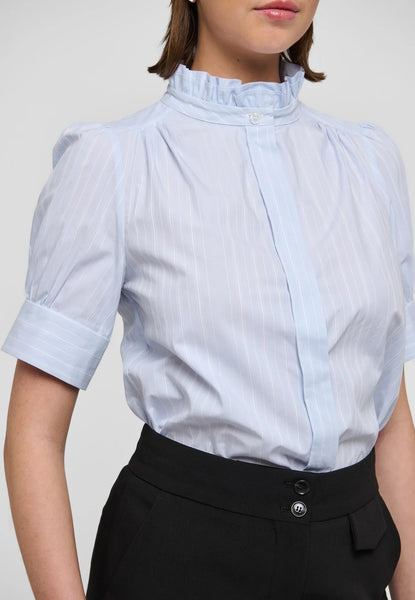 RobertaDea SS26 skjorte m/logo